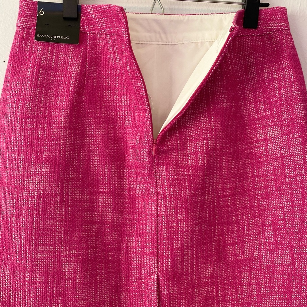 NWT Pink Banana Republic skirt. Durable and cute. - Picture 5 of 8